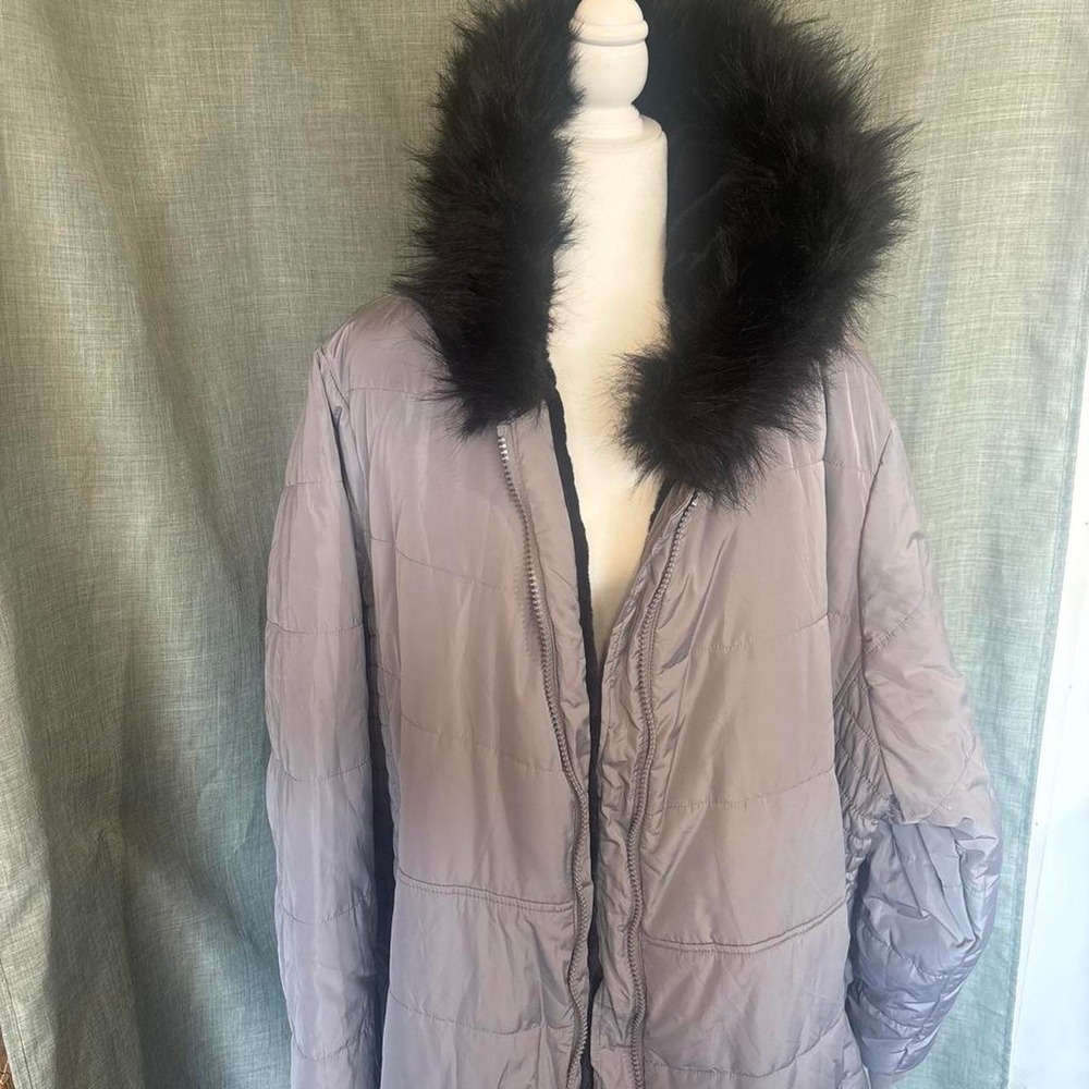 Size 6 Torrid on tag!!! Grey brand new puffer jacket with black Fur